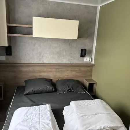 Bora Bora 6-8 Personnes אתר קמפינג סן ז'אן דה מון